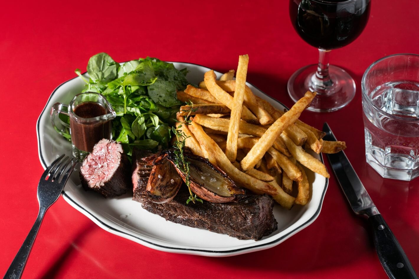 82f27c001c663f09906a9a924b4a32256f-bony-steak-frites-davids-cafe.2x.h473.w710.jpg